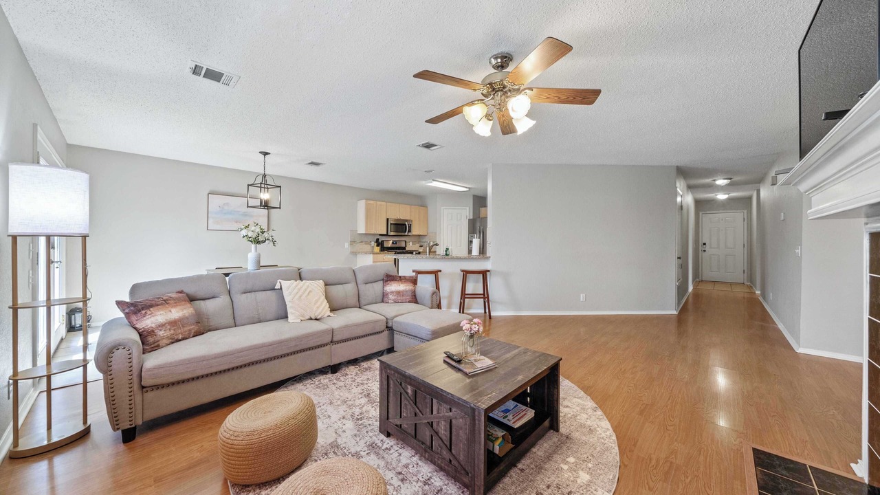 Photo of Livingroom in Cat Hollow