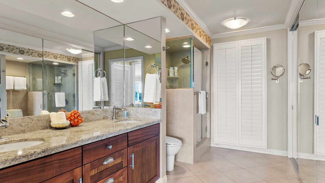 Photo of Bathroom in Diamond Head - Kapahulu - St. Louis