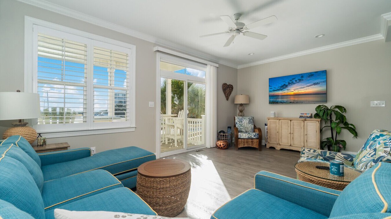 Photo of Livingroom in Atlantic Beach