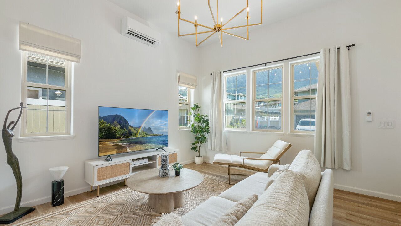 Photo of Livingroom in Makaha Valley