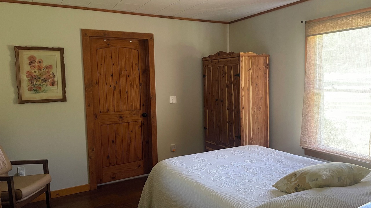 Photo of Bedroom in Salem