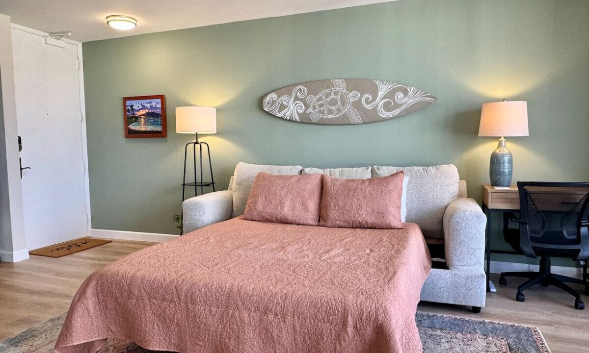 Photo of Bedroom in Waikiki