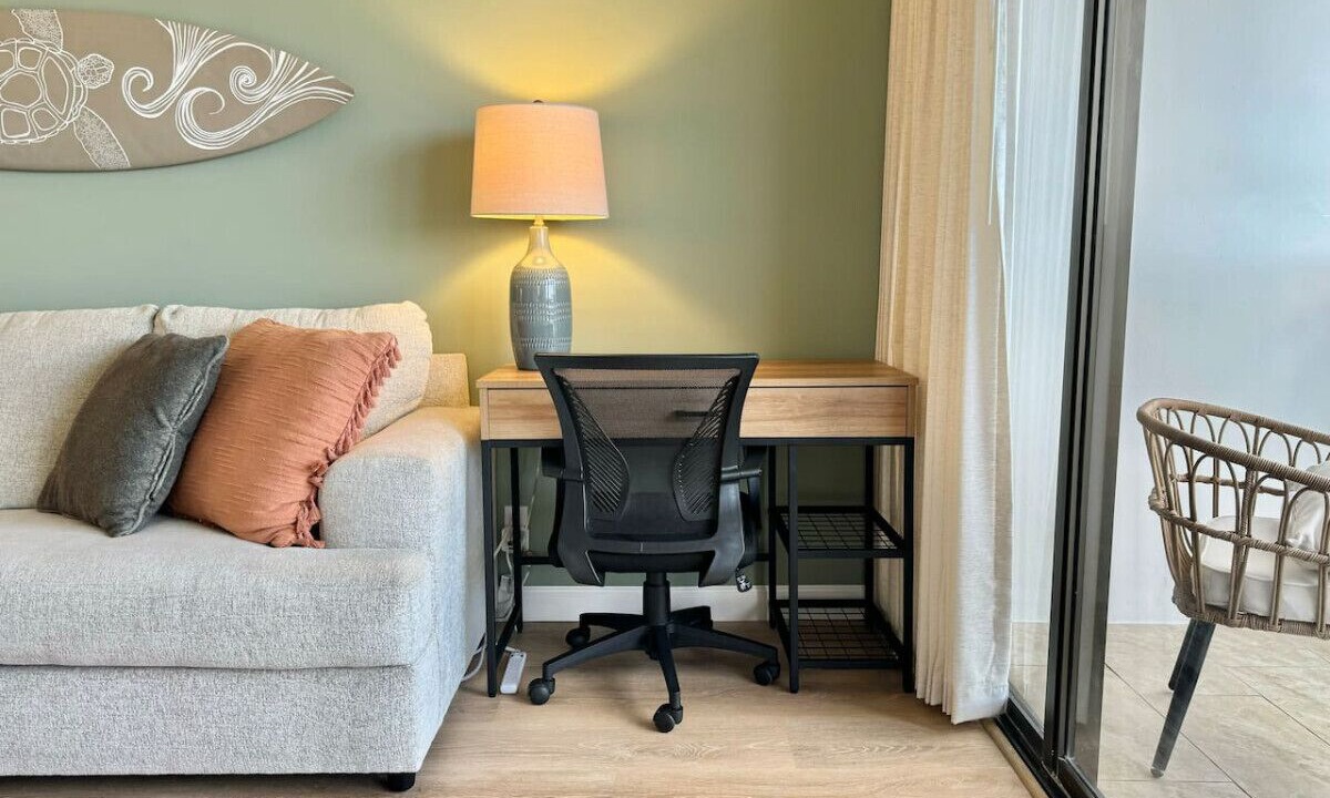 Photo of Livingroom in Waikiki