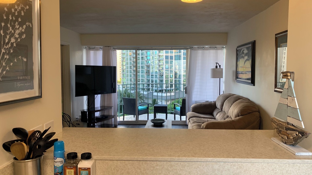 Photo of Livingroom in McCully - Moiliili