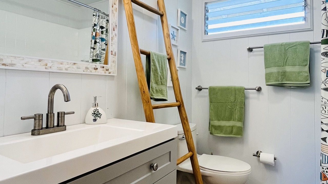 Photo of Bathroom in Waimanalo