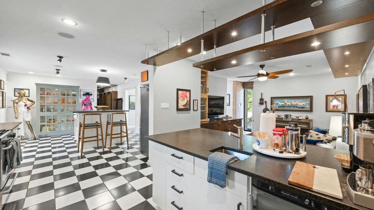 Photo of Kitchen in Greater South River City