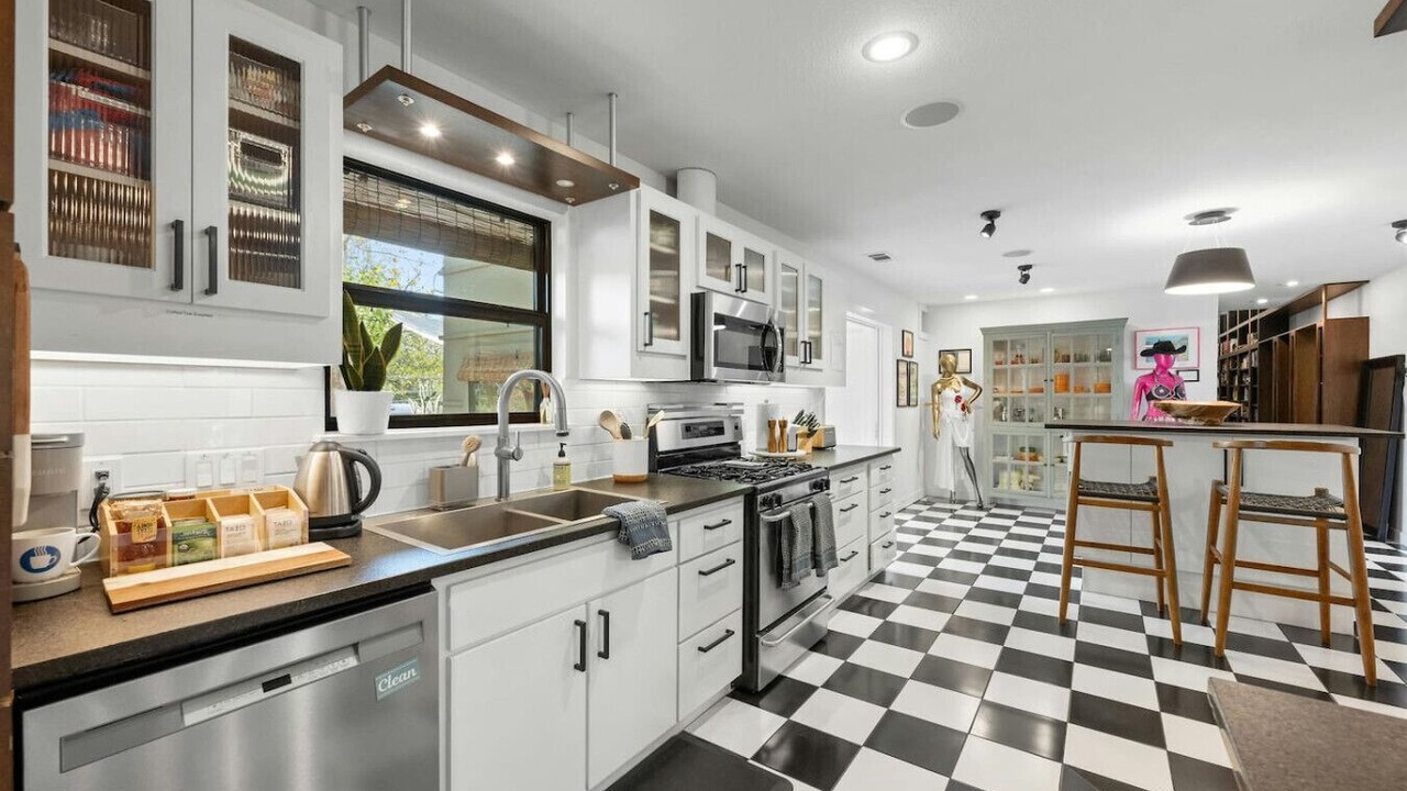 Photo of Kitchen in Greater South River City