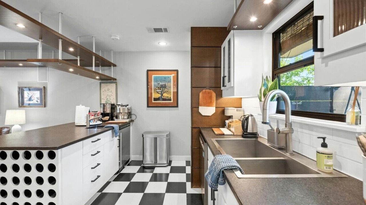 Photo of Kitchen in Greater South River City