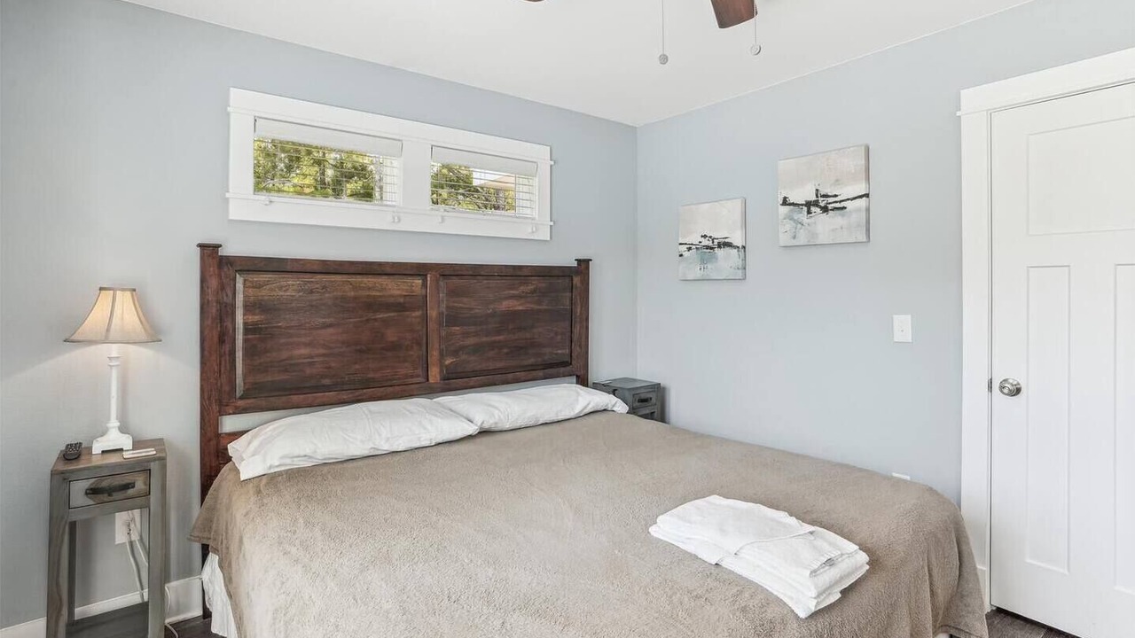 Photo of Bedroom in Monteray Shores