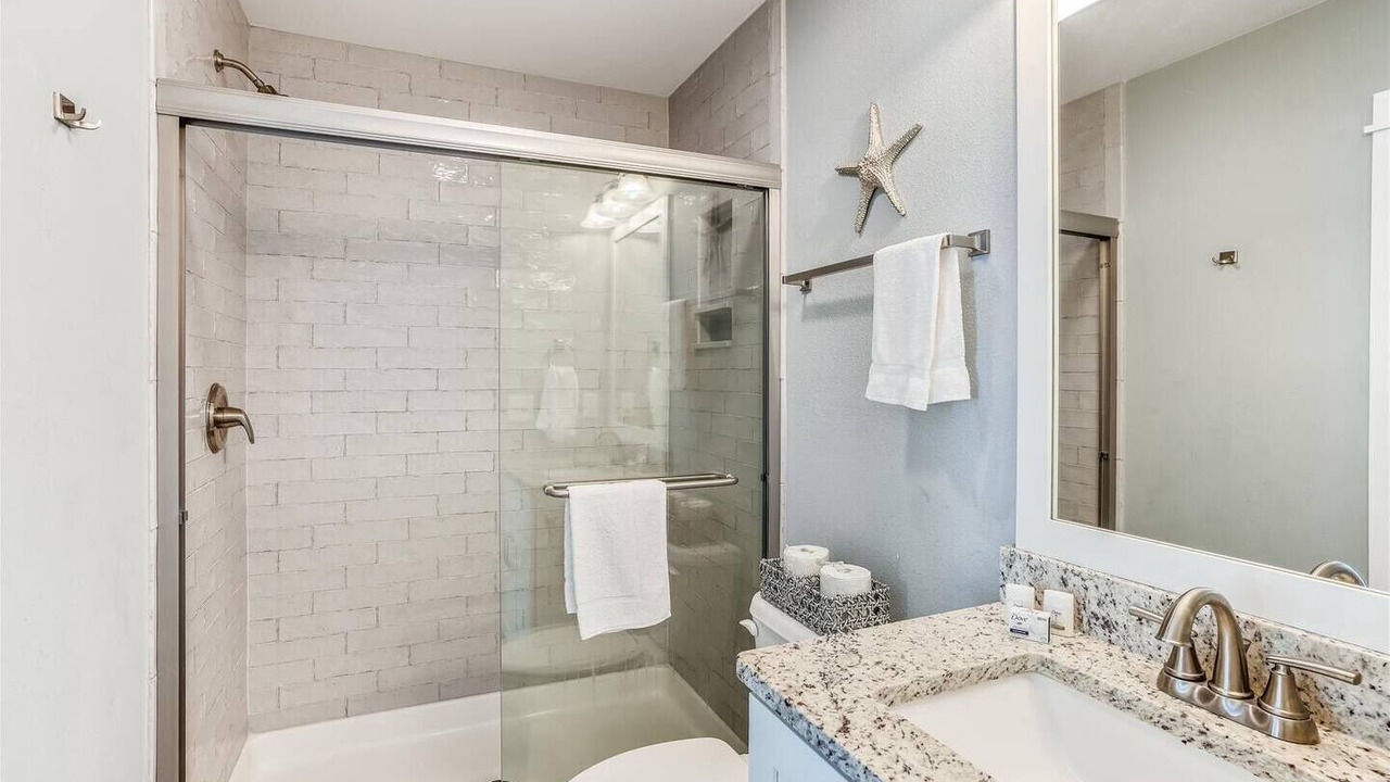 Photo of Bathroom in Monteray Shores