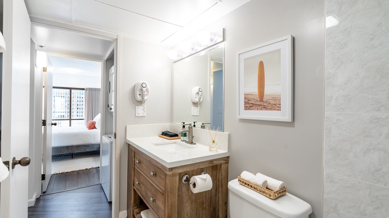 Photo of Bathroom in Downtown Honolulu