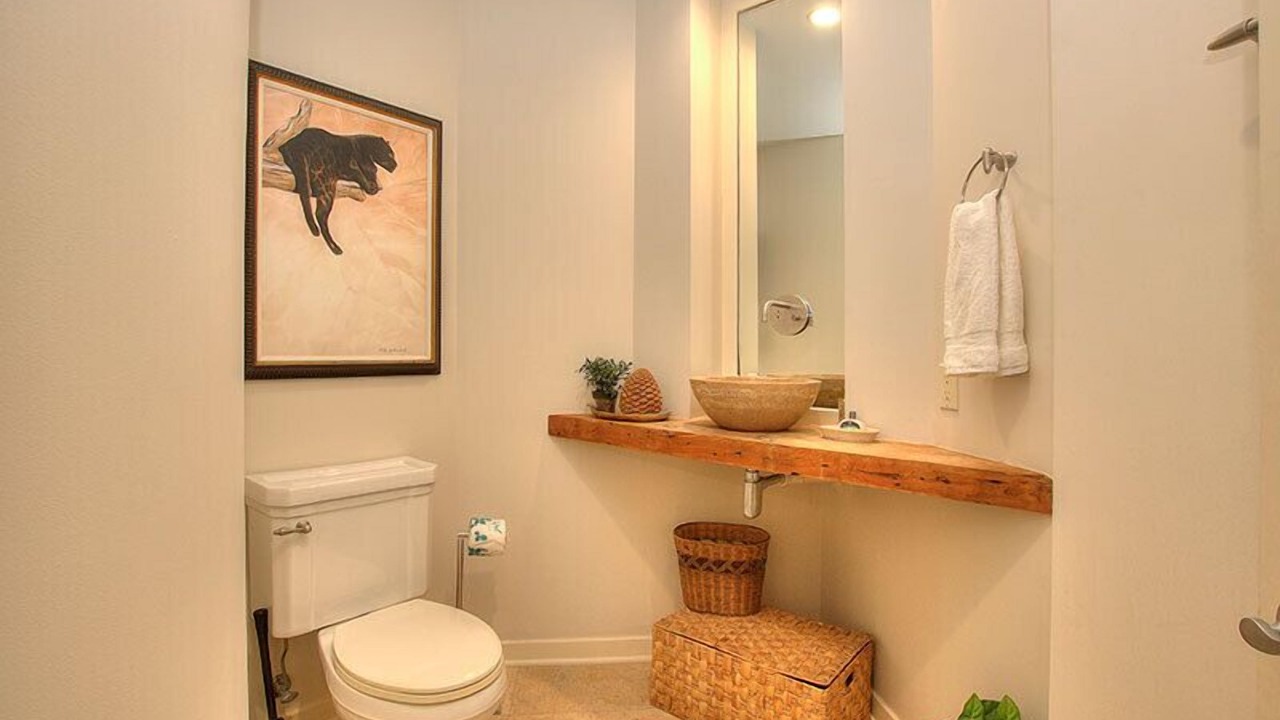 Photo of Bathroom in Beach Lagoon