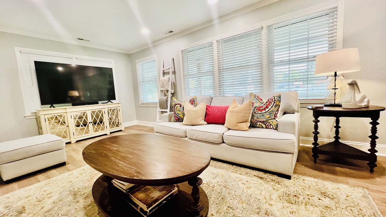 Photo of Livingroom in Jacksonville