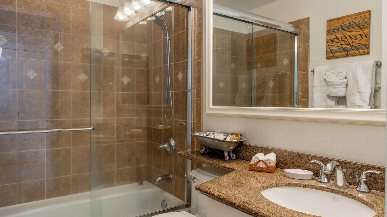 Photo of Bathroom in Kulalani