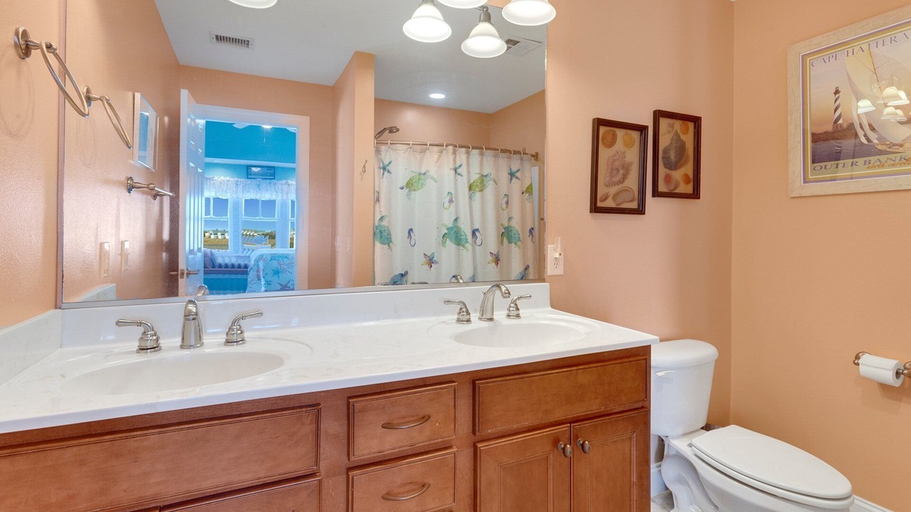 Photo of Bathroom in Hatteras