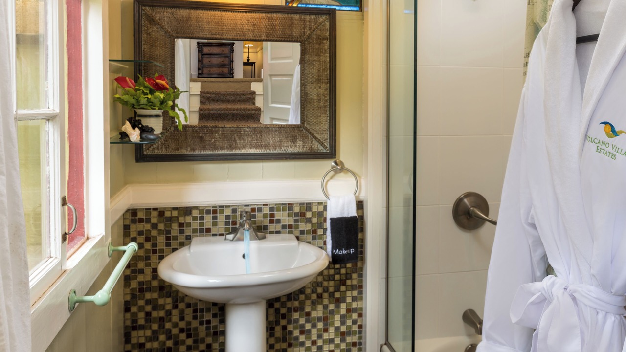 Photo of Bathroom in Volcano