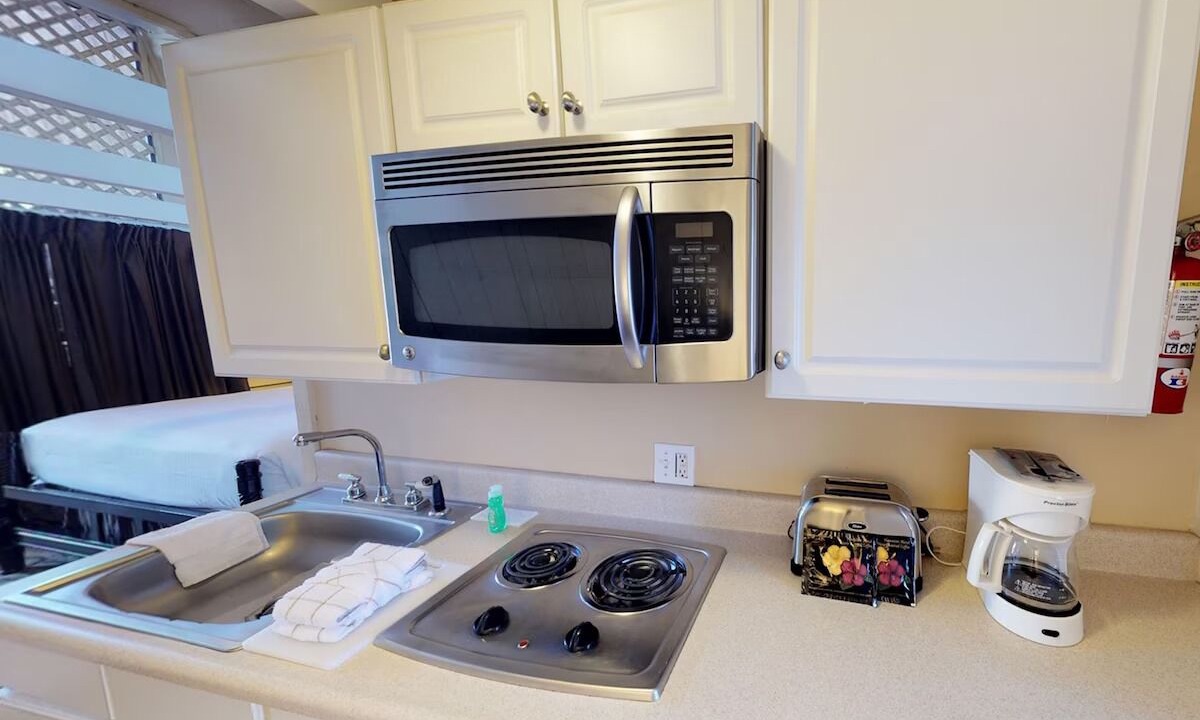 Photo of Kitchen in Kaunakakai