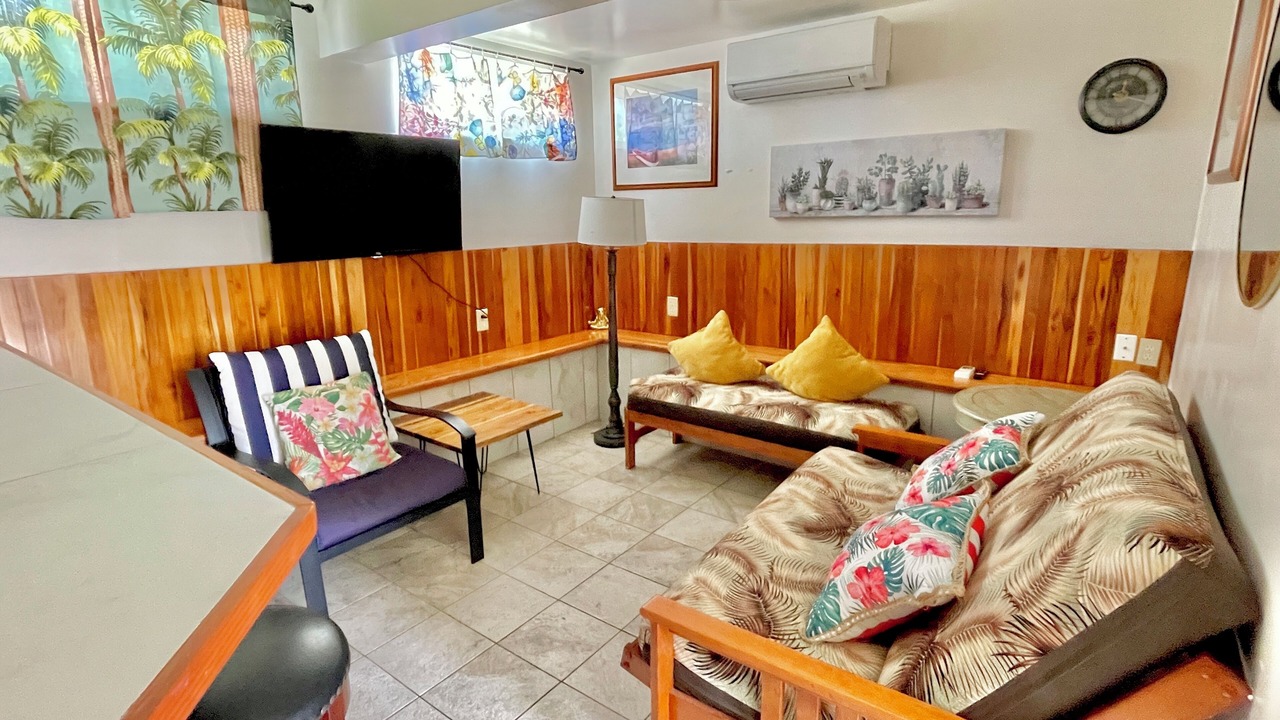 Photo of Livingroom in Ewa