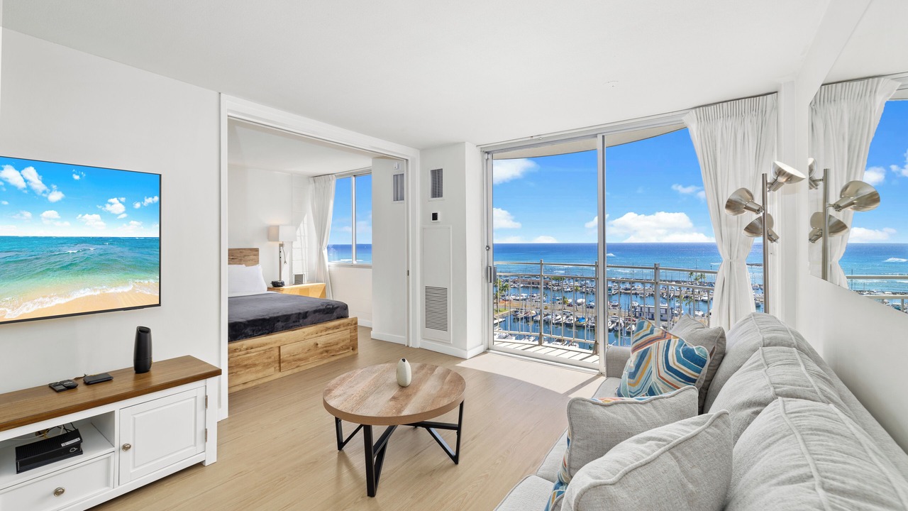 Photo of Livingroom in Waikiki