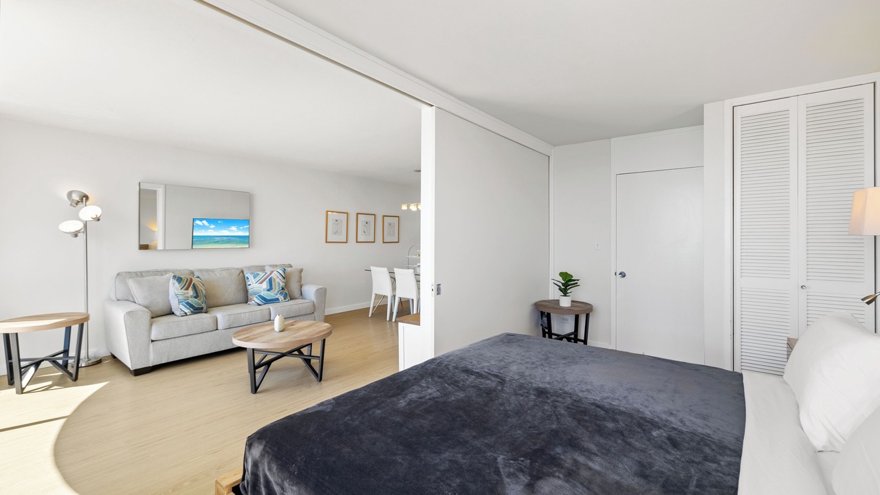 Photo of Bedroom in Waikiki