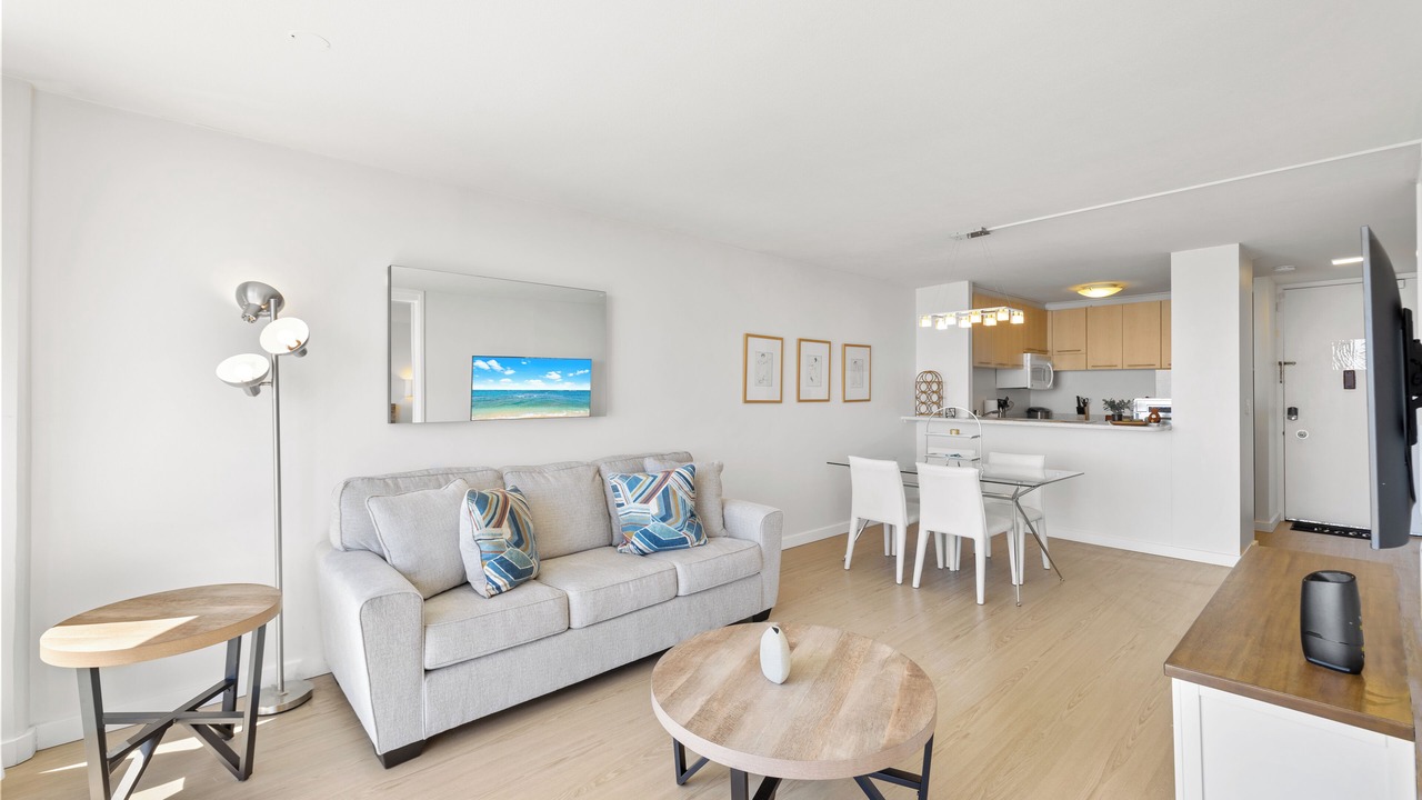 Photo of Livingroom in Waikiki