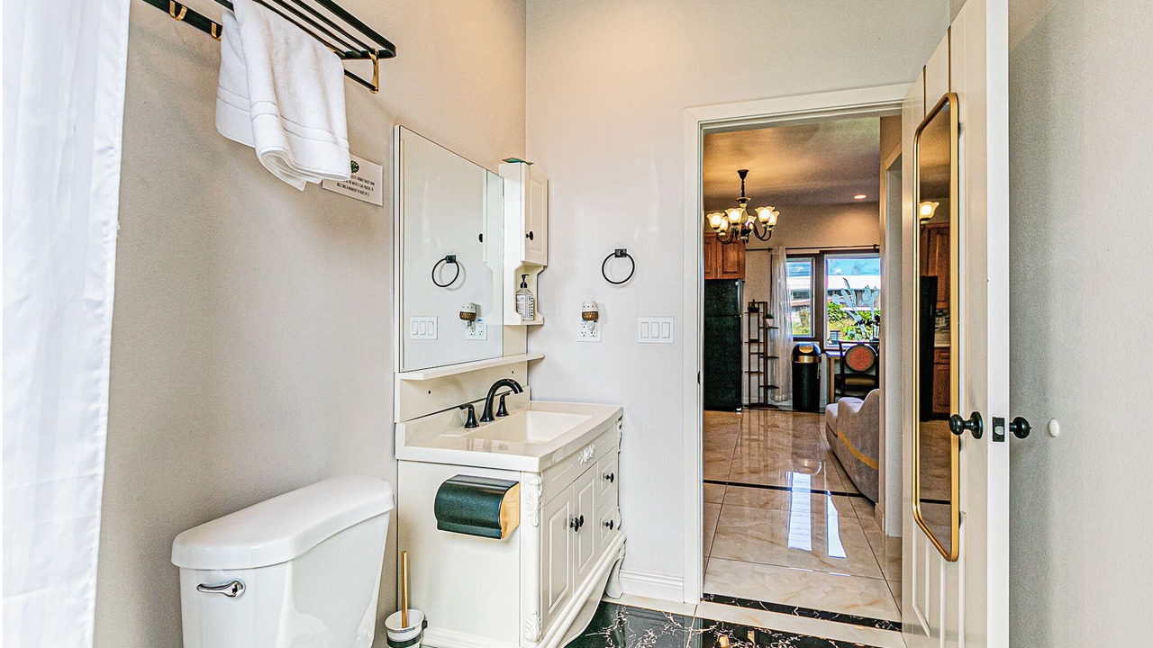 Photo of Bathroom in Hilo