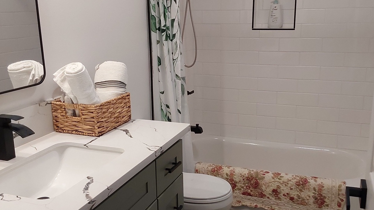 Photo of Bathroom in Ainaloa