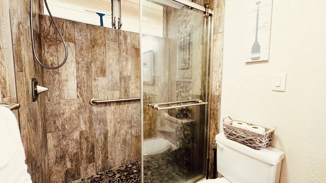 Photo of Bathroom in Kahana