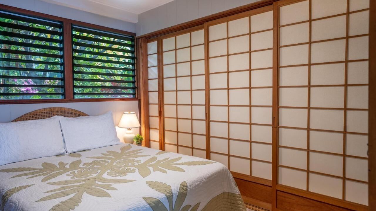 Photo of Bedroom in Kahaluu Bay