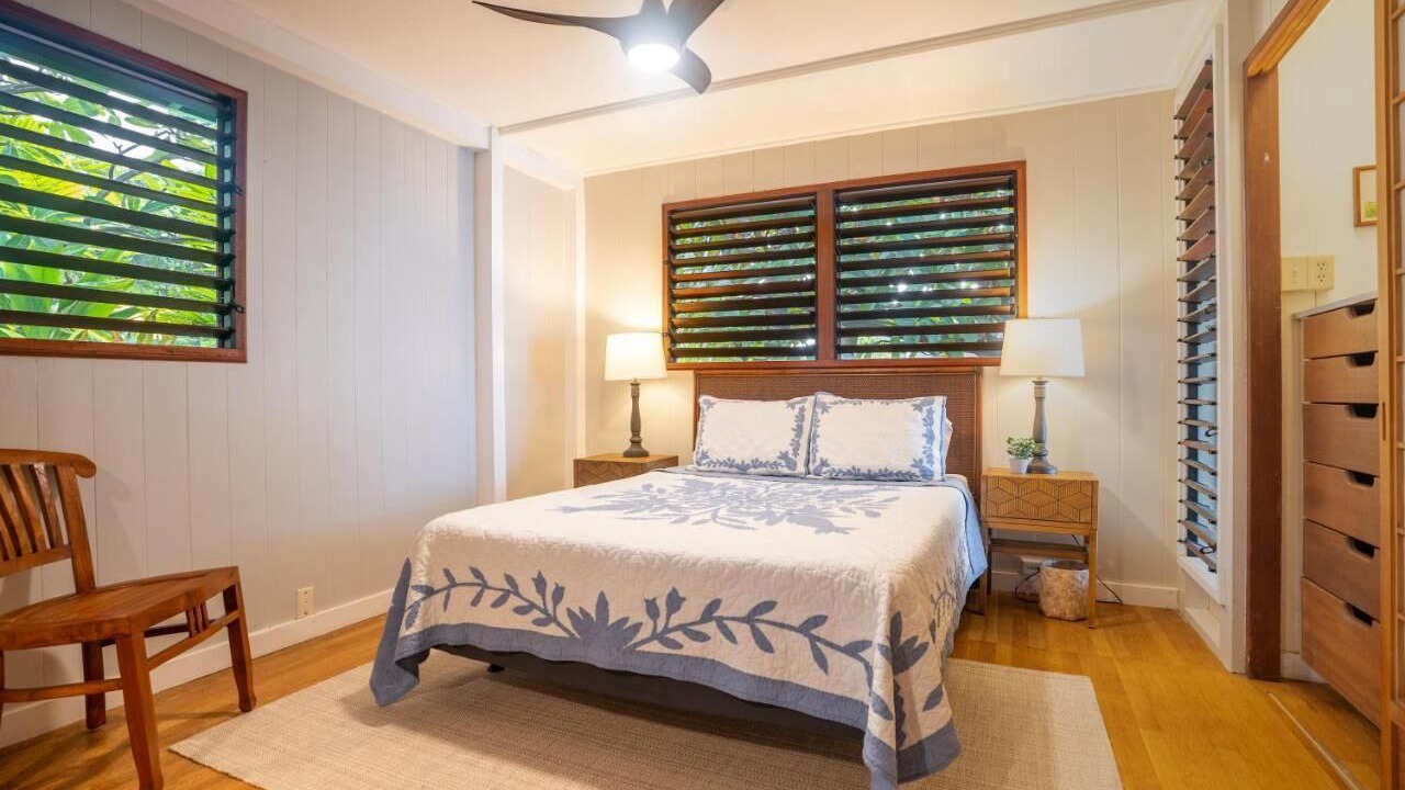 Photo of Bedroom in Kahaluu Bay