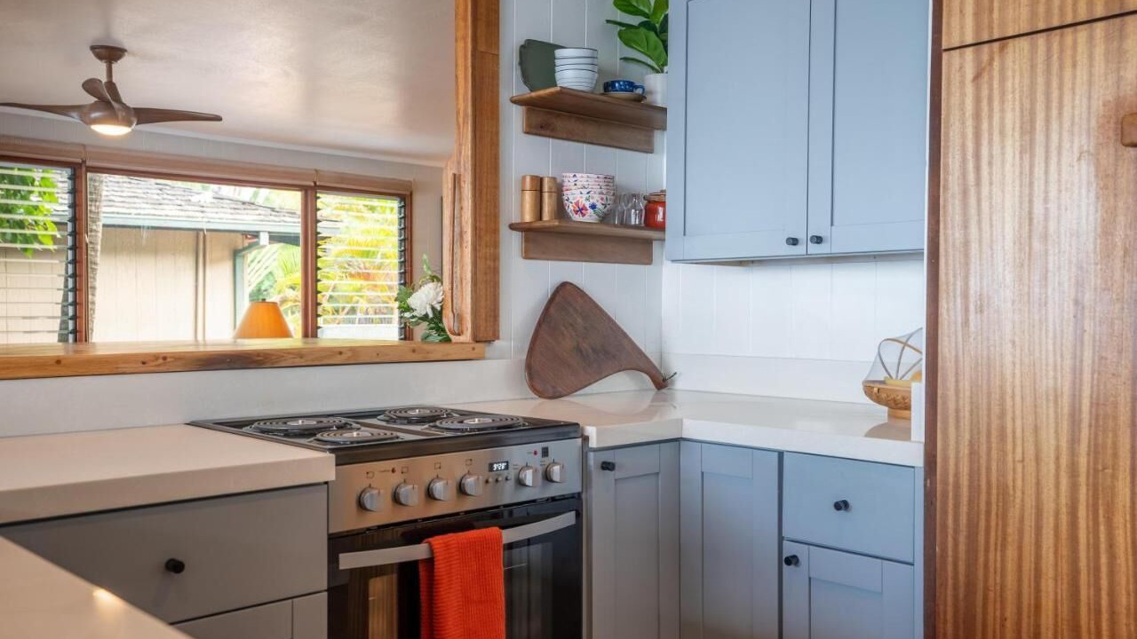 Photo of Kitchen in Kahaluu Bay