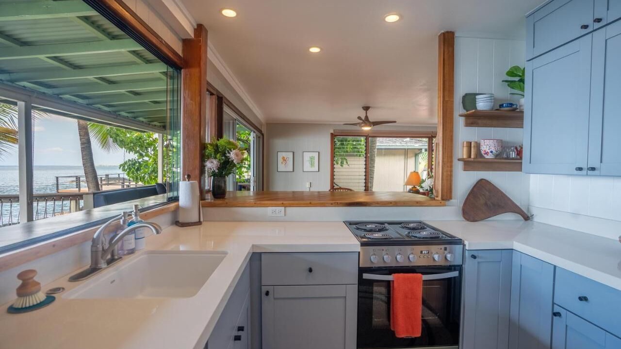 Photo of Kitchen in Kahaluu Bay