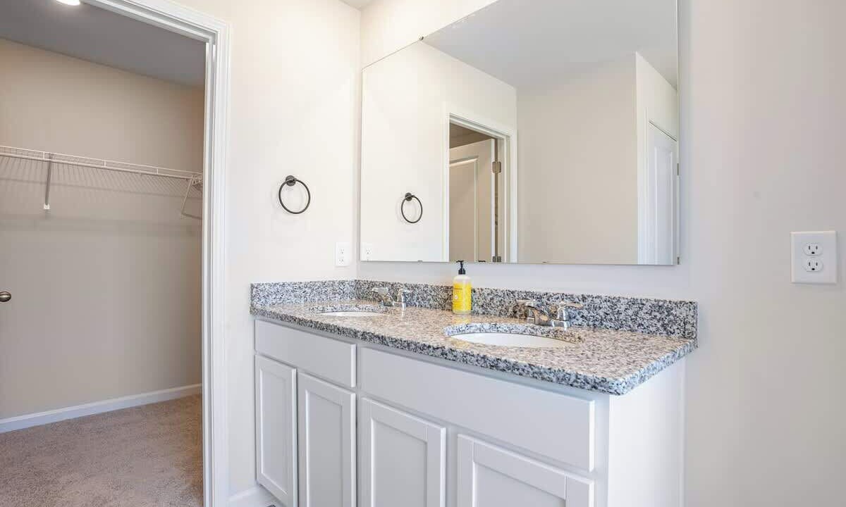 Photo of Bathroom in Graniteville