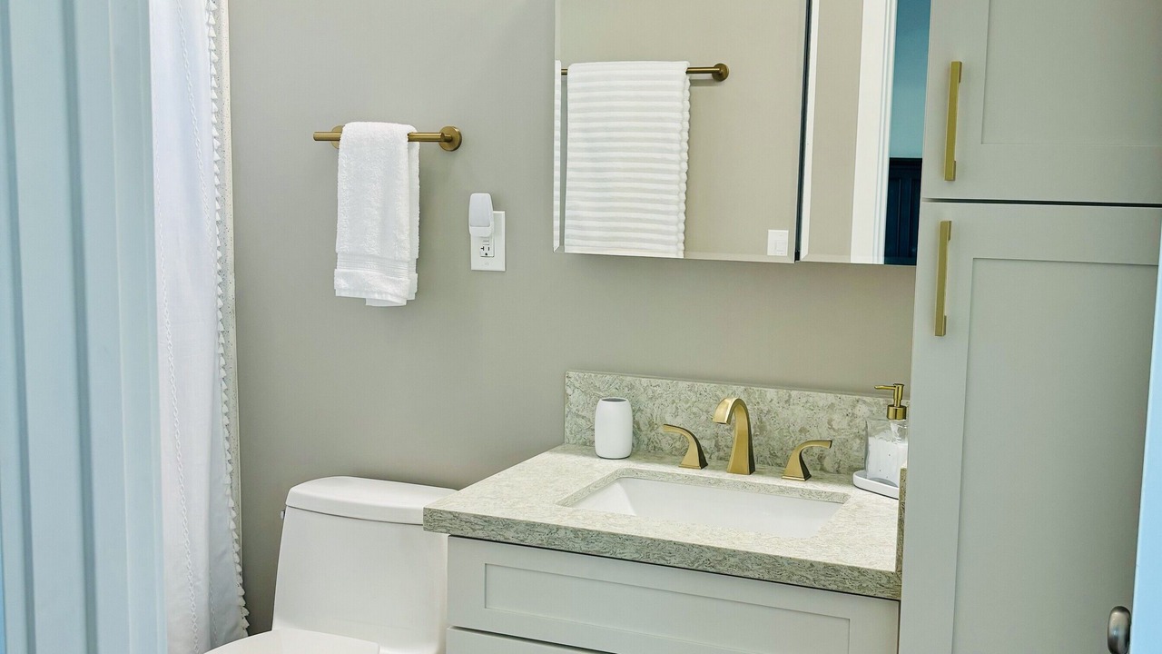 Photo of Bathroom in Keolu Hills