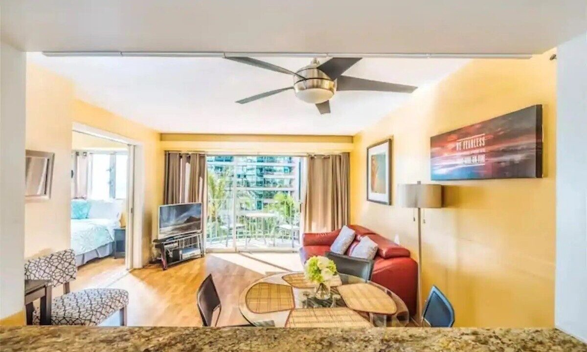 Photo of Livingroom in McCully - Moiliili
