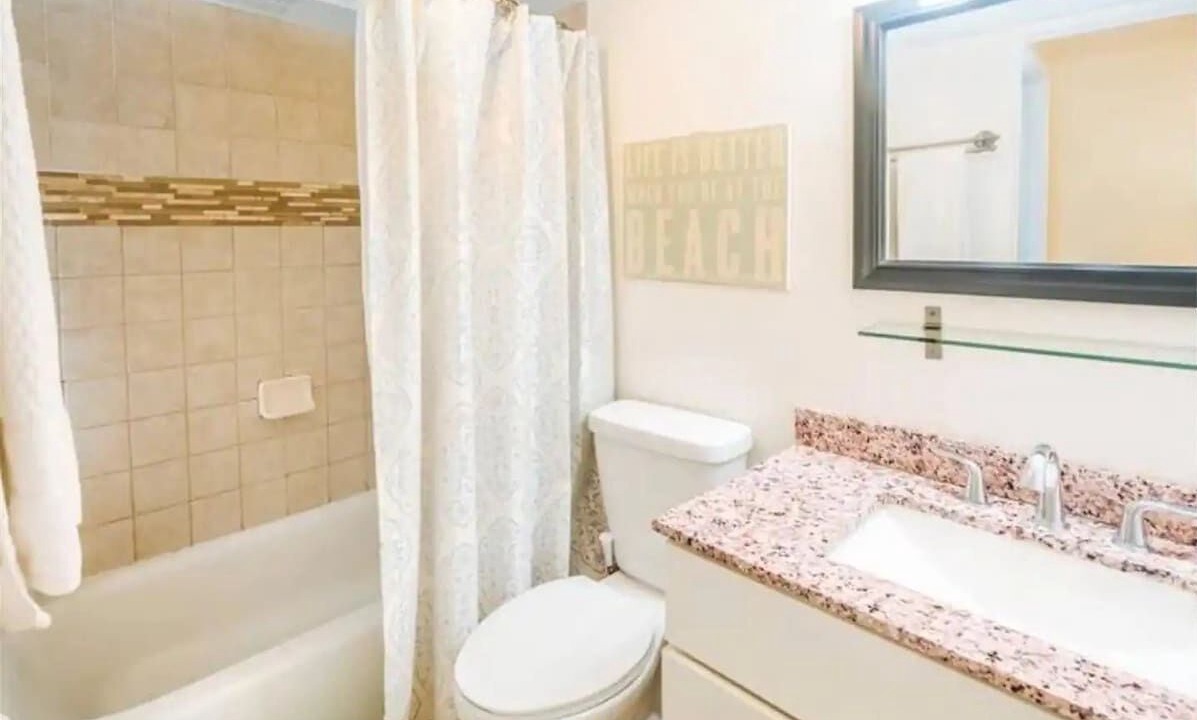 Photo of Bathroom in McCully - Moiliili