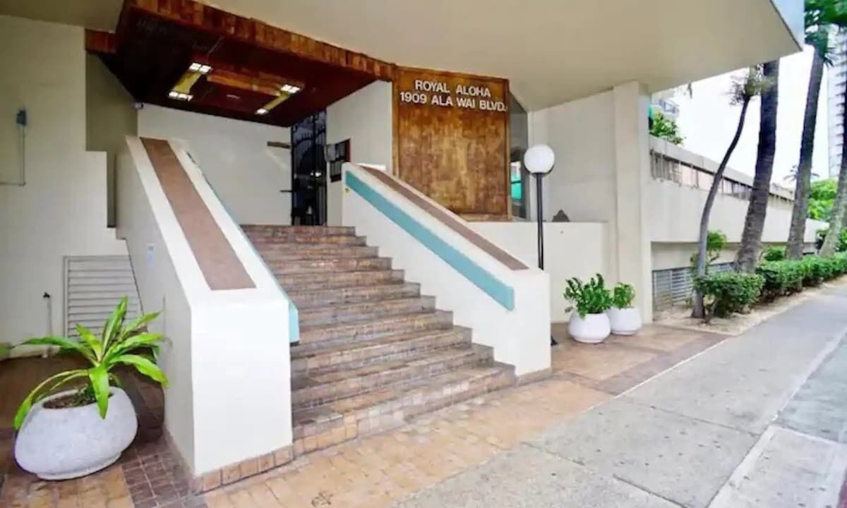 Photo of Outdoor in McCully - Moiliili