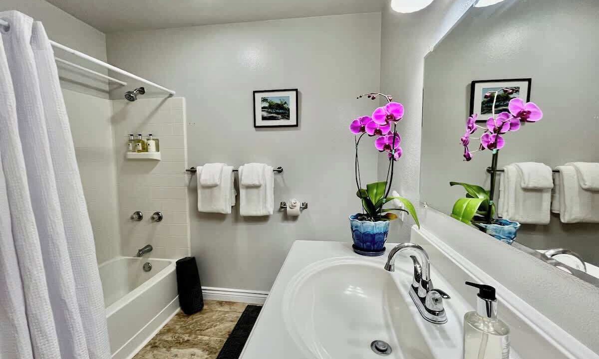 Photo of Bathroom in Waikoloa