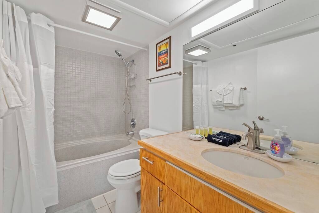 Photo of Bathroom in Downtown Honolulu