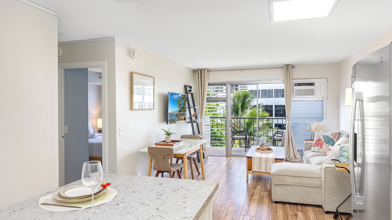 Photo of Livingroom in Waikiki