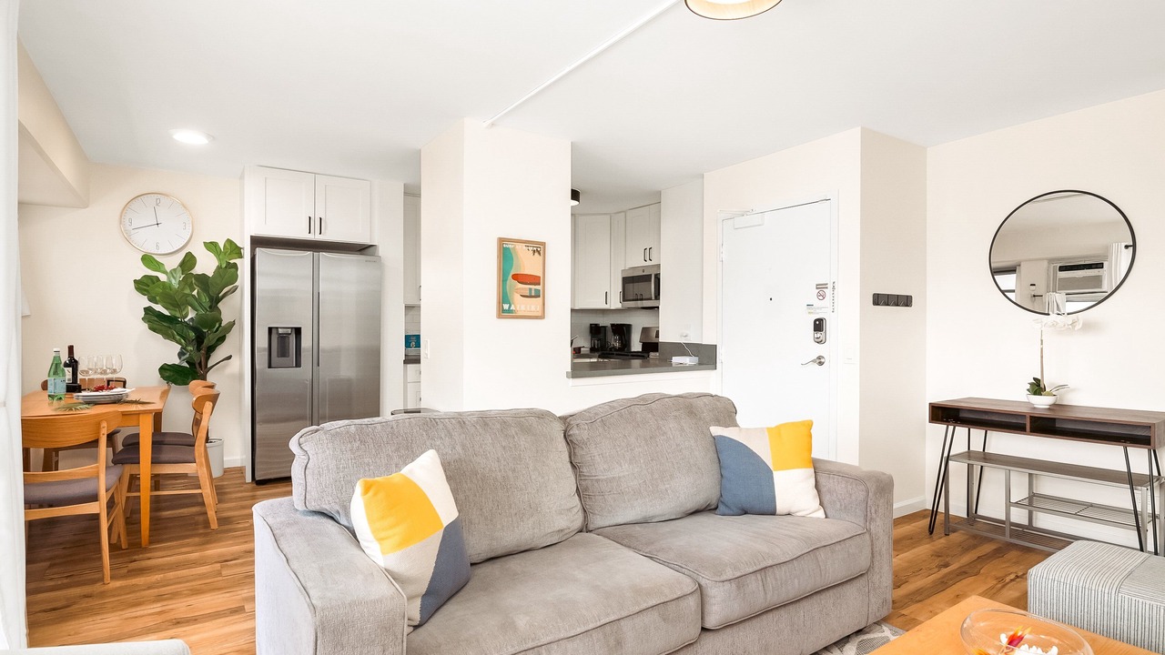 Photo of Livingroom in Waikiki