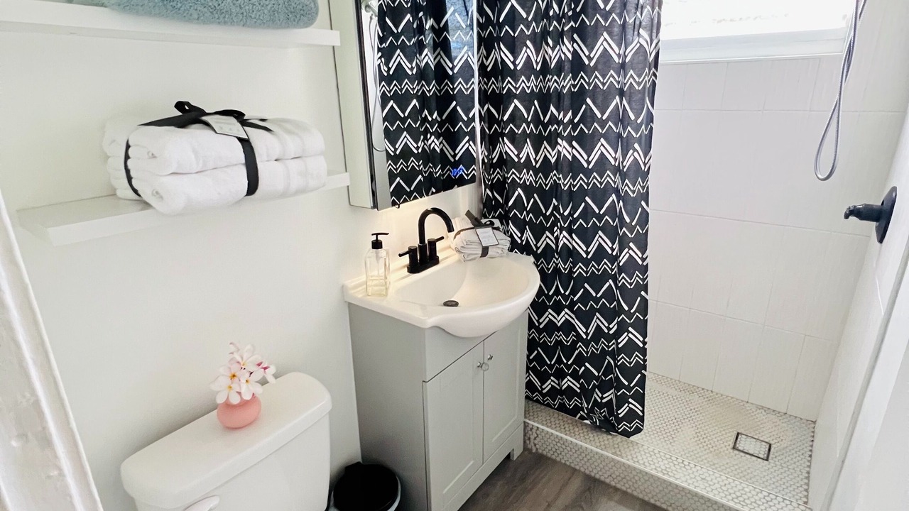 Photo of Bathroom in Mokuleia