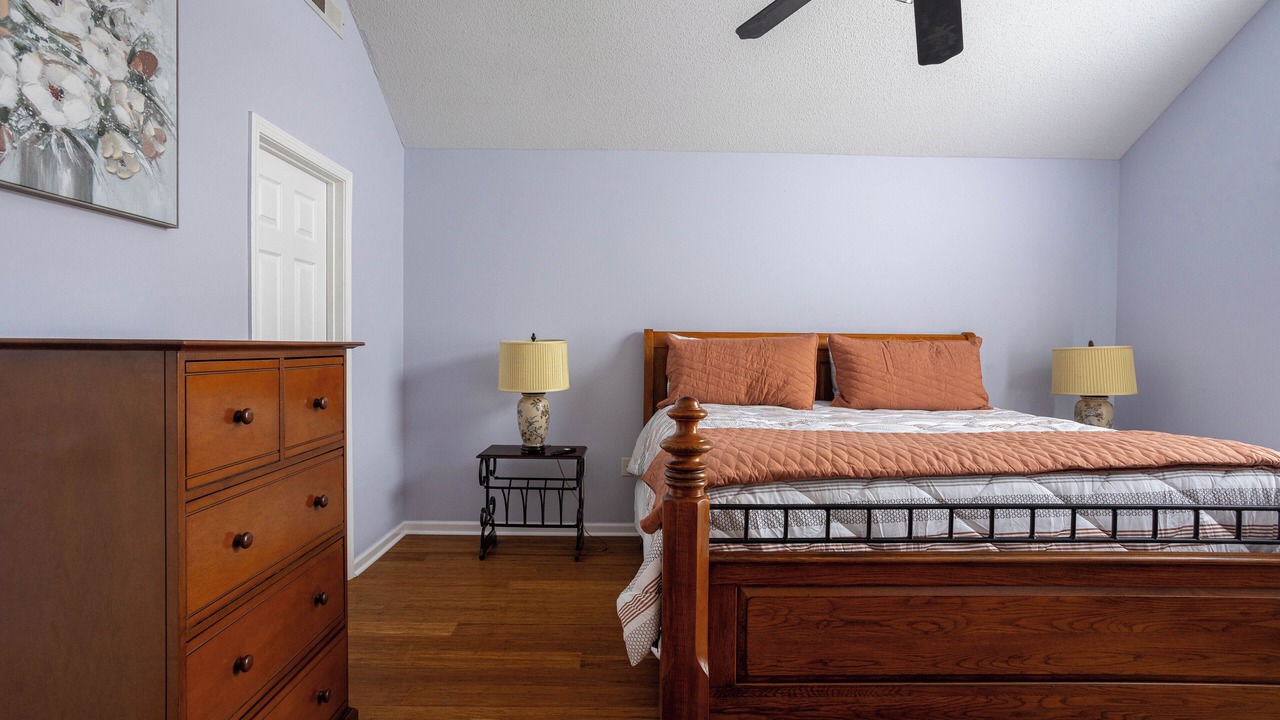 Photo of Bedroom in Oakland
