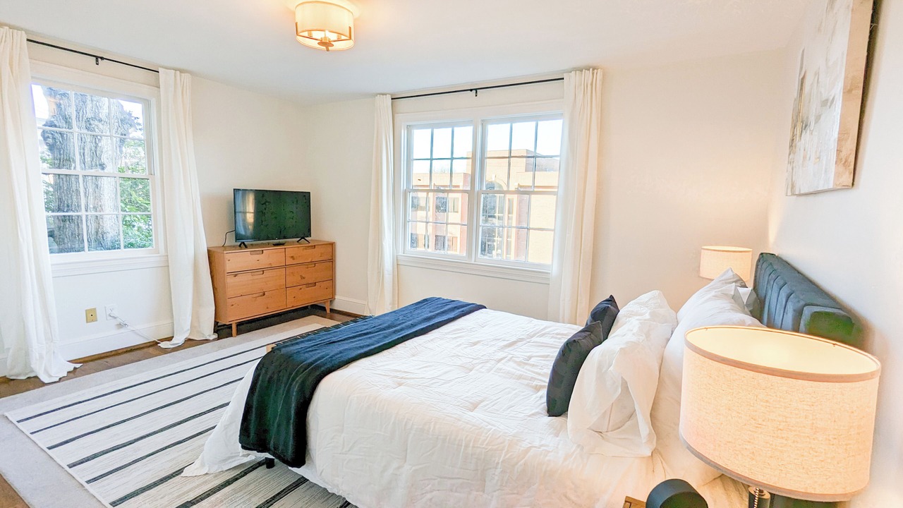 Photo of Bedroom in Pettigru Street Historic District