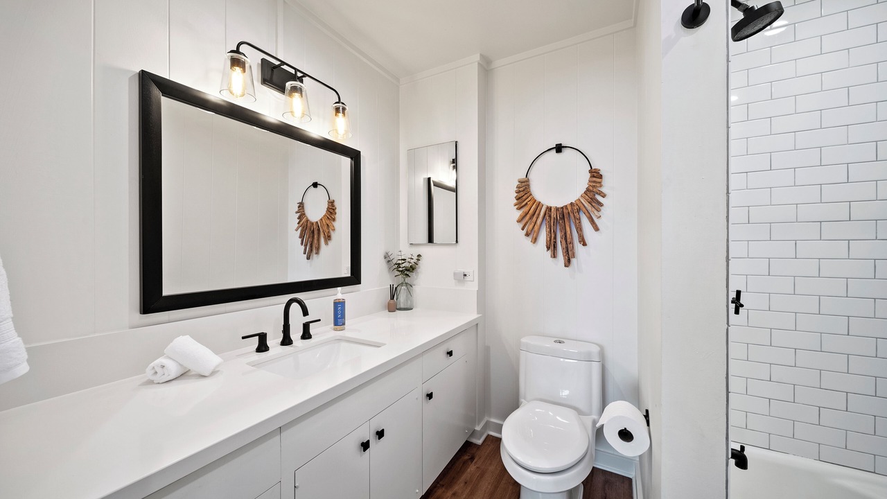 Photo of Bathroom in Eastern Honolulu