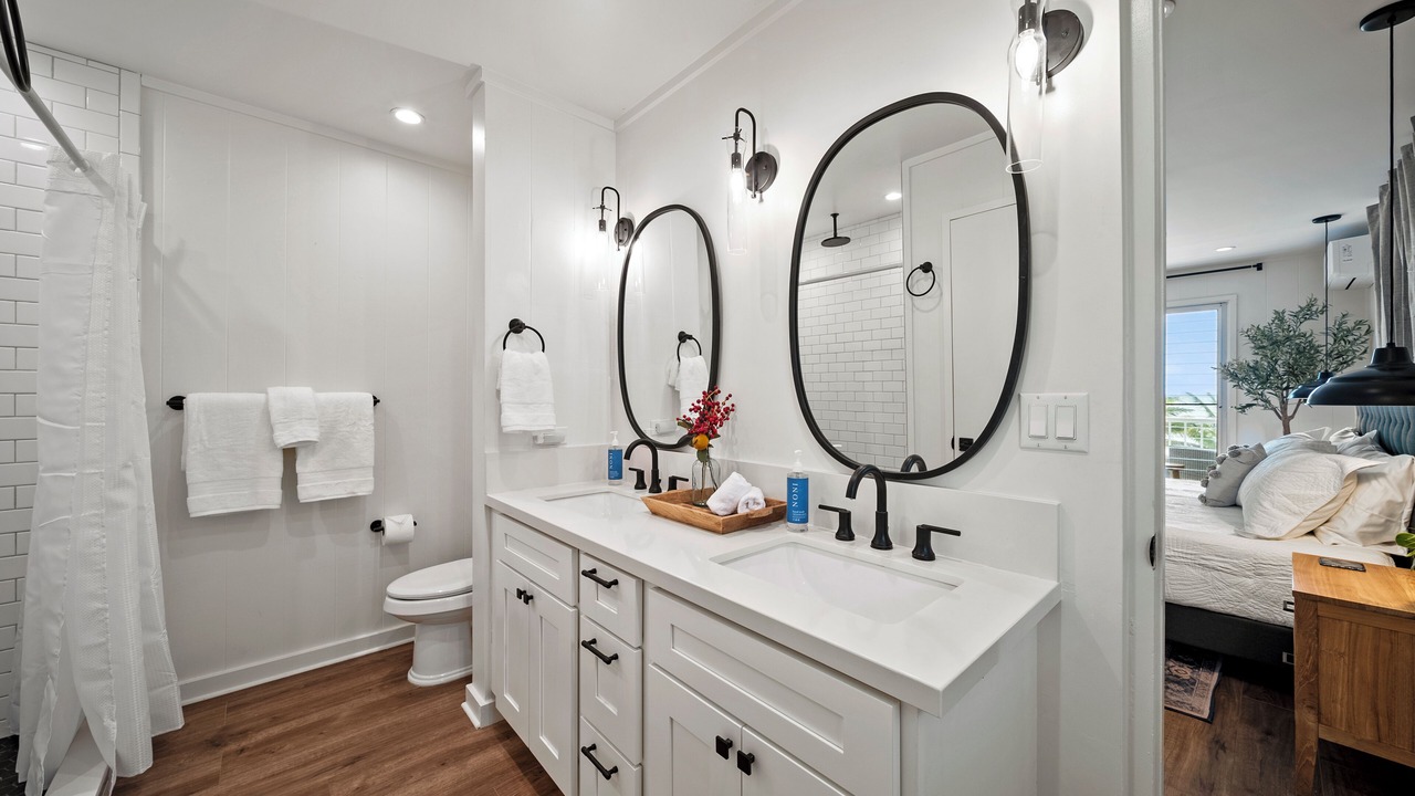 Photo of Bathroom in Eastern Honolulu