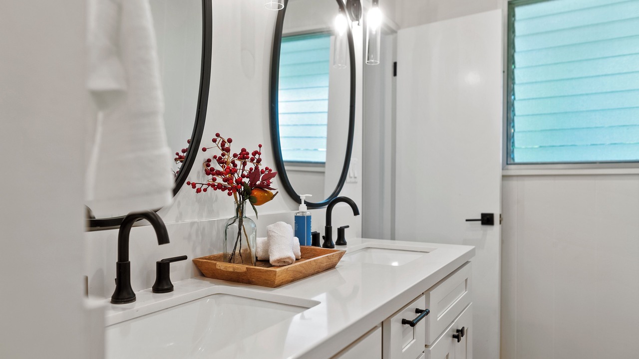 Photo of Bathroom in Eastern Honolulu