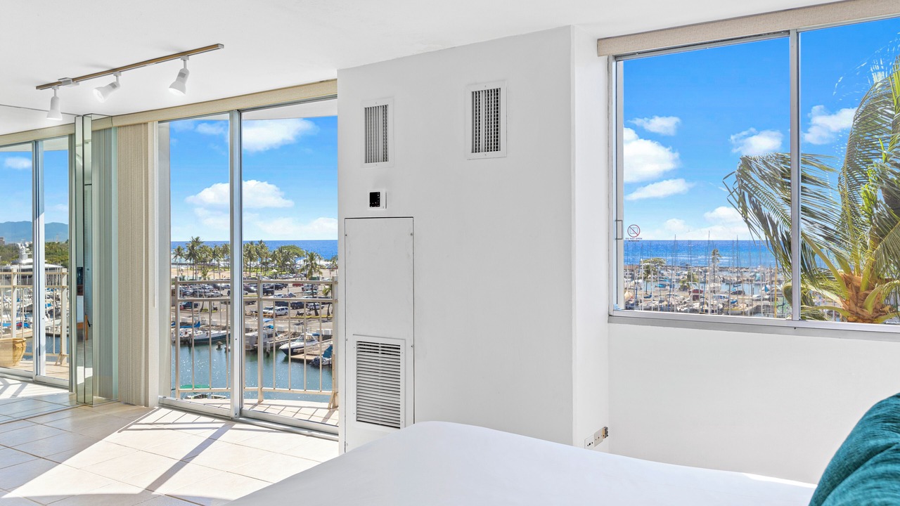 Photo of Bedroom in Waikiki