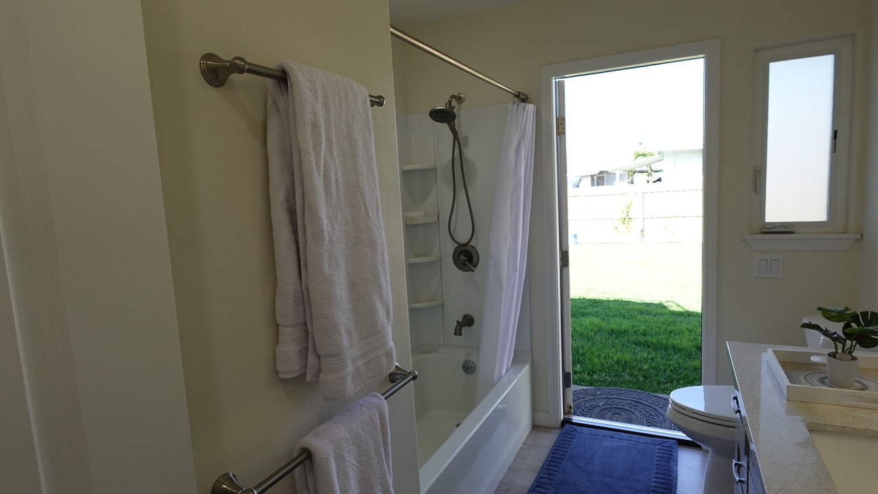 Photo of Bathroom in Makaha