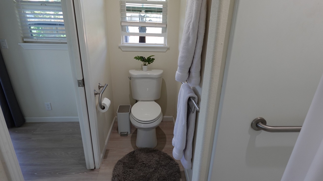 Photo of Bathroom in Makaha